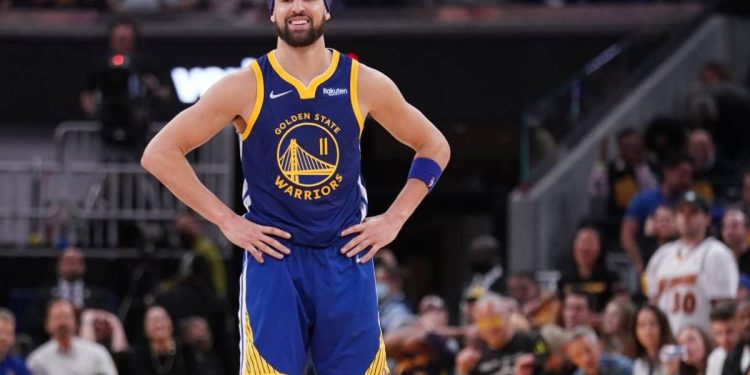 klay-thompson-trolls-the-grizzlies-on-instagram-with-a-story-of-a-fan-holding-a-banner-…