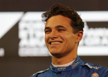 watch:-lando-norris-in-laughing-tears-as-clueless-twitch-buddy-makes-a-mess-of-…