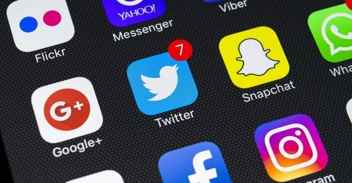 parents-must-play-'more-active-role'-to-keep-kids-safe-on-apps:-cybersecurity-expert-–-global-news