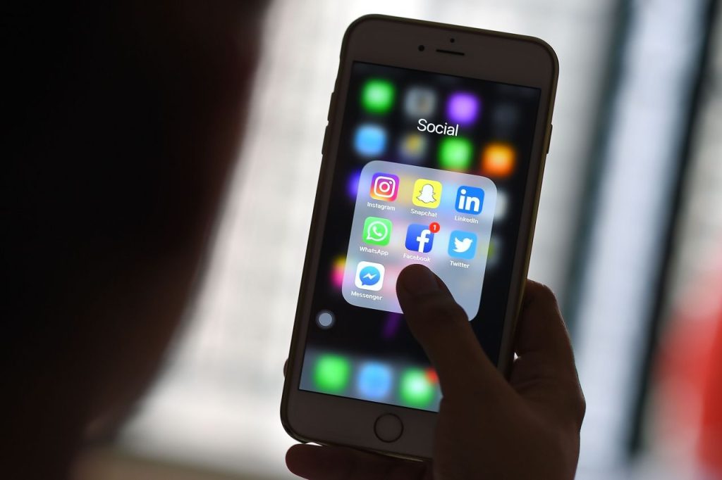 texas-could-do-more-to-track-social-media-threats-in-schools-|-kxan-austin