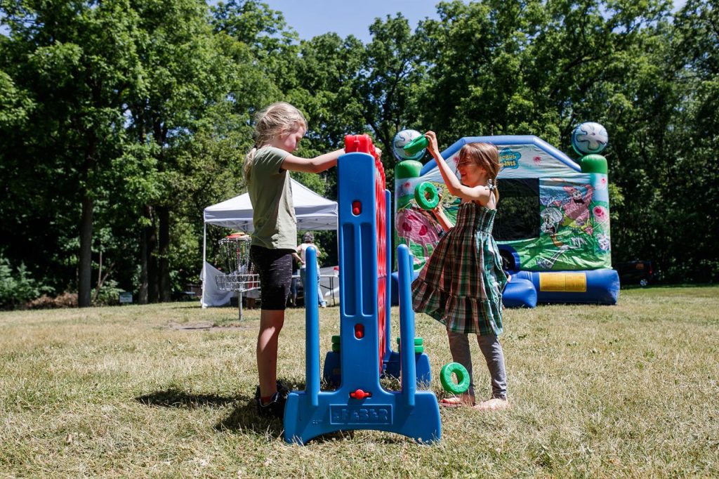 neighborhood-celebrates-mott-fest-&-clubhouse-grand-re-opening-in-flint-–-mlive.com