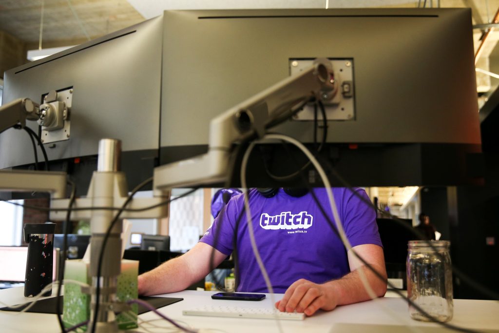 russia-fines-airbnb,-twitch-and-pinterest-for-not-storing-data-locally-–-engadget