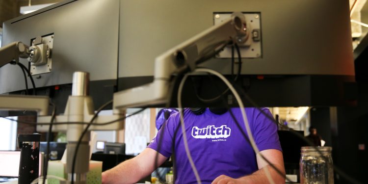 russia-fines-airbnb,-twitch-and-pinterest-for-not-storing-data-locally-–-engadget