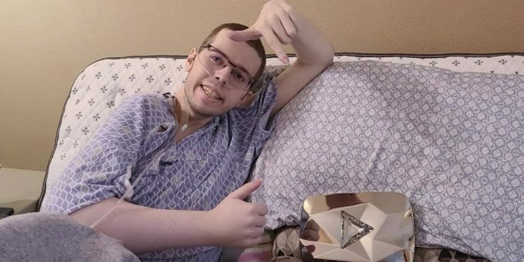 technoblade-dies:-youtube-creator-&-minecraft-gamer-with-11-million-subscribers-was-23