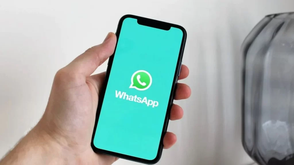 whatsapp-users-will-soon-be-able-to-delete-two-days-old-messages-–-bgr-india