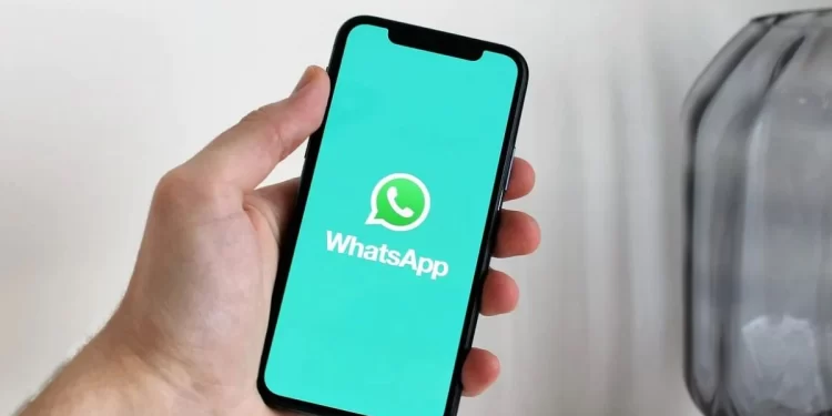 whatsapp-users-will-soon-be-able-to-delete-two-days-old-messages-–-bgr-india
