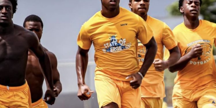 canescounty-–-watch:-andy-jean-summer-workout,-talks-miami