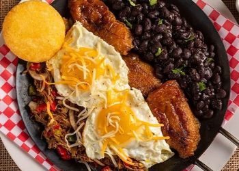 international-flavors-converge-in-montgomery,-alabama,-at-d'road-cafe