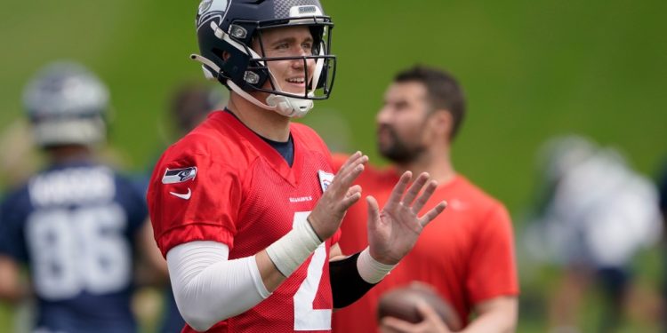 drew-lock-gave-shoutout-to-us-open-twitter-'intern'-who-used-him-to-destroy-seahawks-fan