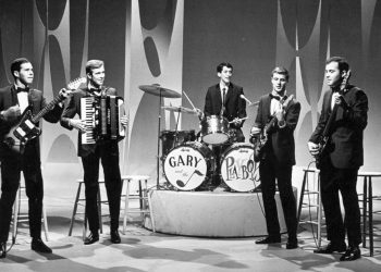 watch-gary-lewis-and-the-playboys-perform-'this-diamond-ring'-on-the-ed-sullivan-show
