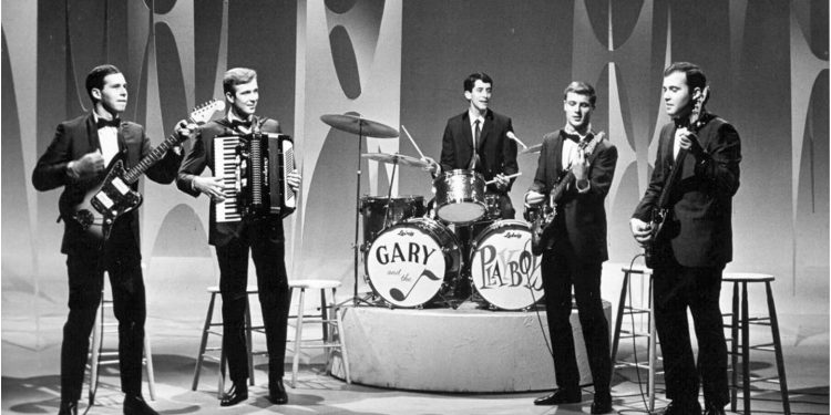 watch-gary-lewis-and-the-playboys-perform-'this-diamond-ring'-on-the-ed-sullivan-show