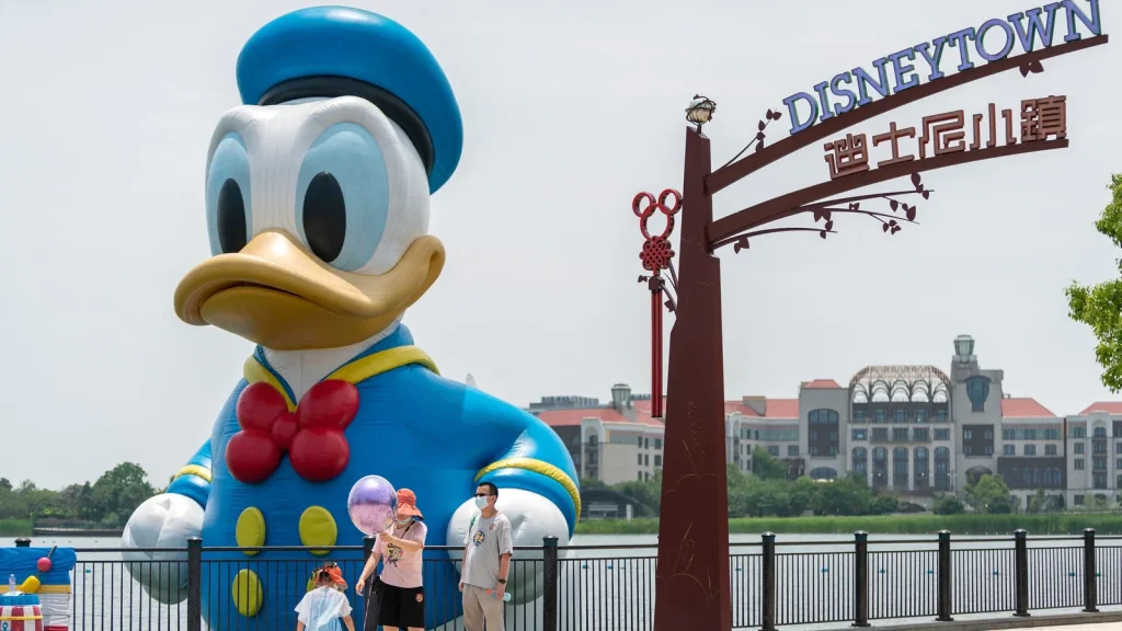 disneyland-instagram-hacked!-racist-and-explicit-posts-surface-on-account-–-ht-tech
