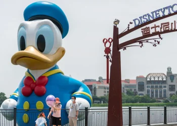 disneyland-instagram-hacked!-racist-and-explicit-posts-surface-on-account-–-ht-tech