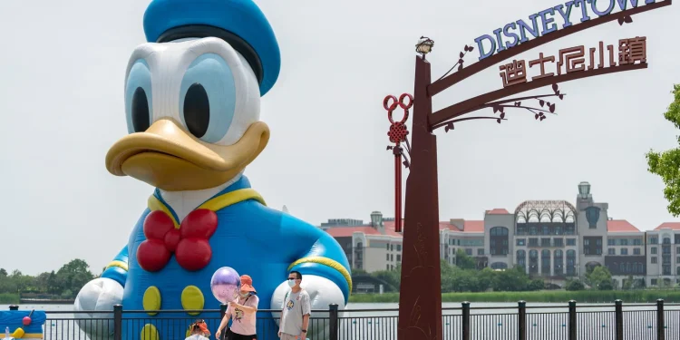 disneyland-instagram-hacked!-racist-and-explicit-posts-surface-on-account-–-ht-tech
