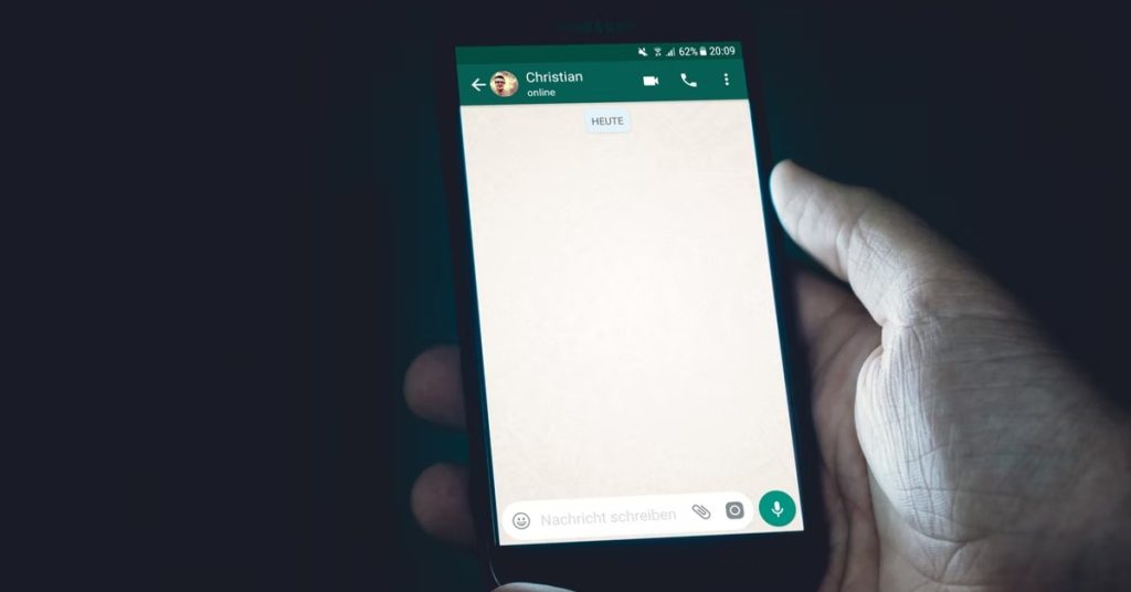 4-simple-ways-to-send-large-files,-audio-or-video-on-whatsapp-to-anyone-–-gadget-bridge