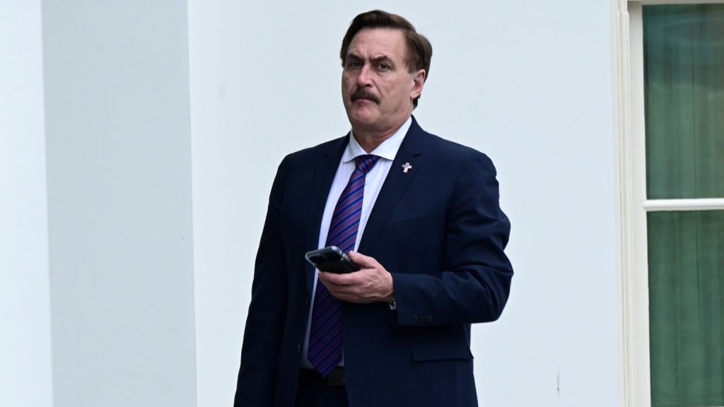 vimeo-deletes-trump-ally-mike-lindell's-mypillow-account-–-the-daily-beast