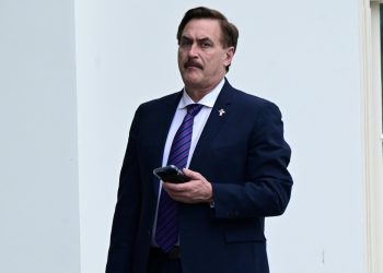 vimeo-deletes-trump-ally-mike-lindell's-mypillow-account-–-the-daily-beast