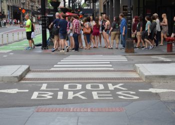chicago-ordinance-would-require-complete-streets-upgrades-|-planetizen-news