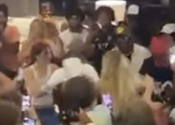 teenagers-held-an-insane-party-in-an-$8-million-dollar-mansion-that-they-broke-into-…-–-chip-chick