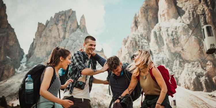 6-apps-to-boost-your-social-life-and-make-new-friends-–-makeuseof