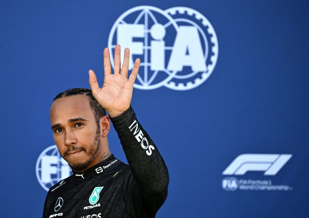 lewis-hamilton-'disgusted'-after-f1-fans-subjected-to-sexist,-racist-and-homophobic-abuse