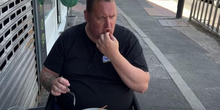 rate-my-takeaway:-youtube-star-visits-sheffield-cafe-that-place-on-chesterfield-road,-woodseats