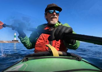 sea-kayaking-on-lake-superior-–-wtip