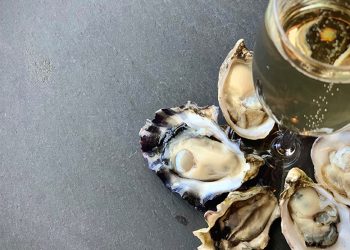 snag-your-tickets-to-oyster-new-year-at-elliott's-oyster-house-|-seattle-refined