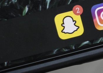 snapchat-allows-artists-to-show-off-nft-digital-collectibles-as-ar-filters