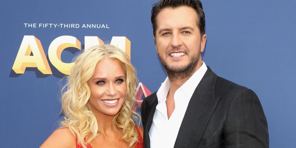 'american-idol'-fans-are-seriously-appalled-by-luke-bryan-getting-“naughty”-on-instagram