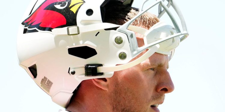 jj.-watt-responds-to-twitter-user-selling-his-merchandise-to-pay-for-funeral