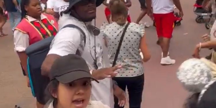 update:-guest-involved-in-magic-kingdom-brawl-reveals-story-&-more-footage