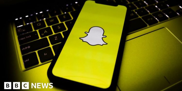 snapchat-owner-hit-as-advertising-slump-hits-sales-–-bbc-news