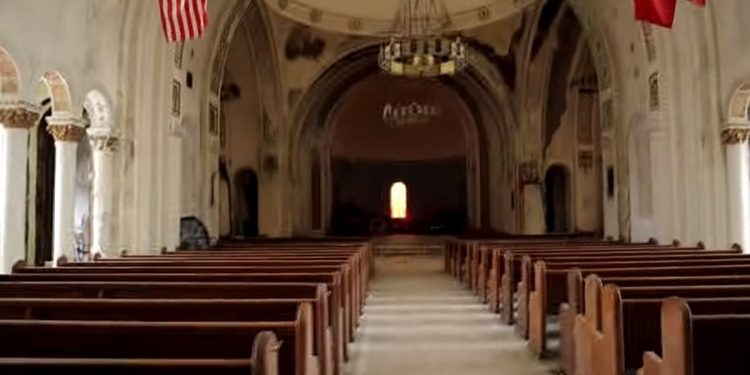 inside-an-abandoned-greek-orthodox-church:-detroit,-michigan-–-1240-wjim
