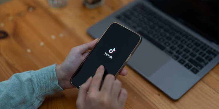 georgenotfound-net-worth-2022-as-minecraft-twitch-streamer-tops-tiktok-top-earners-uk-list