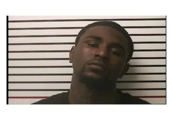man-sentenced-to-prison-for-posting-images-of-himself-with-guns-on-social-media-–-kfvs12