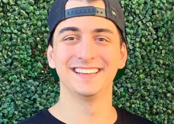 cloakzy-has-a-net-worth-above-$1-milion-dollars-earned-through-his-gaming-career