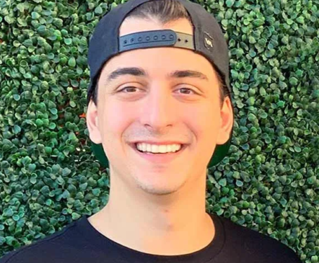 cloakzy-has-a-net-worth-above-$1-milion-dollars-earned-through-his-gaming-career