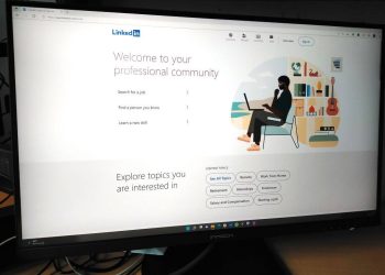 make-your-linkedin-profile-more-dynamic-with-a-cover-story-video-–-onmsft.com