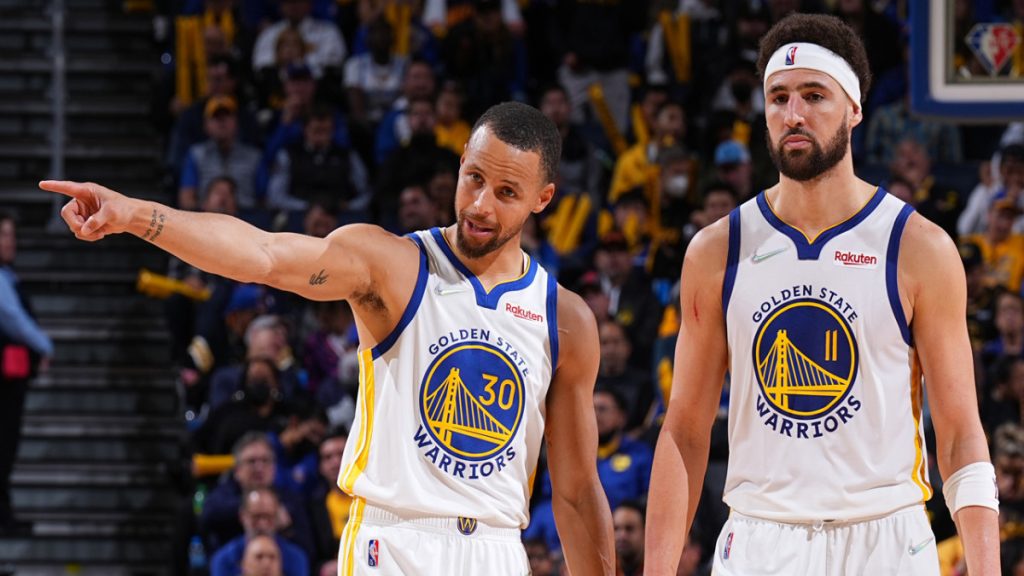 steph-curry-reacts-to-klay-thompson's-instagram-post-–-inside-the-warriors