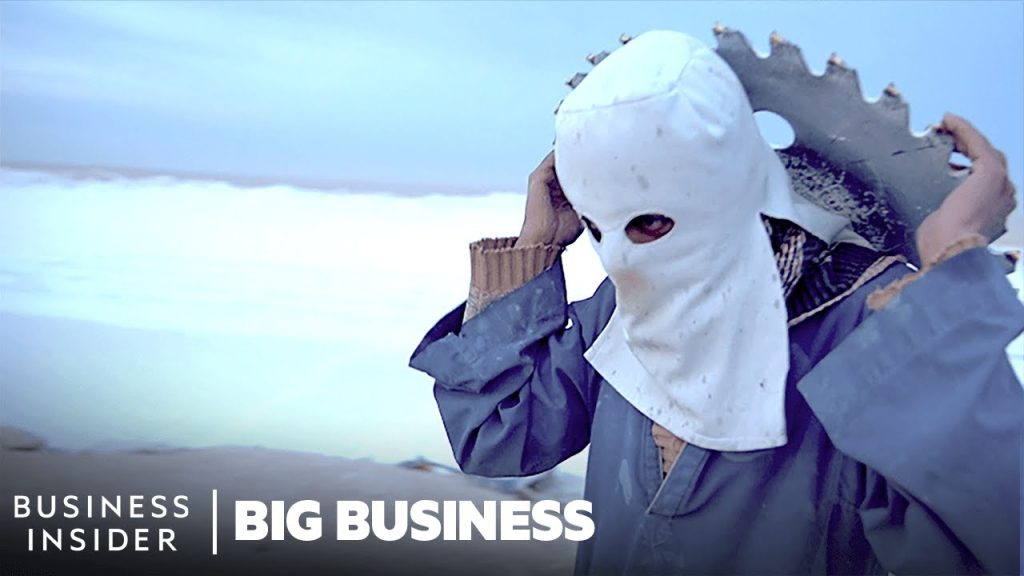 why-miners-risk-limbs-to-carve-mountains-of-limestone-in-egypt-|-big-business