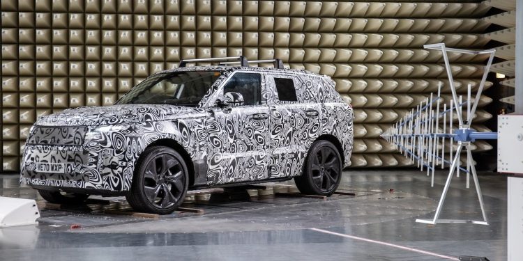 jaguar-land-rover-prepares-for-advanced-electrified-and-connected-future-with-new-testing-facility