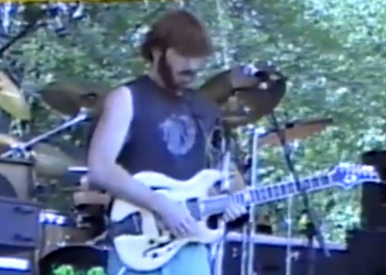 watch-vhs-footage-of-phish-at-amy's-farm-in-1991-[video]