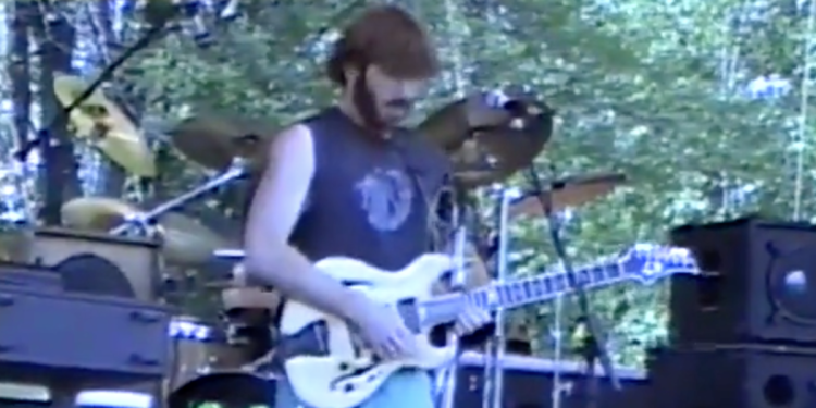 watch-vhs-footage-of-phish-at-amy's-farm-in-1991-[video]