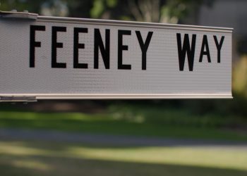 feeney-way:-uq-landmark-honours-philanthropist