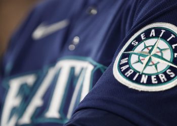 mariners-adopt-clubhouse-dog-from-local-rescue;-will-travel-with-team-on-road