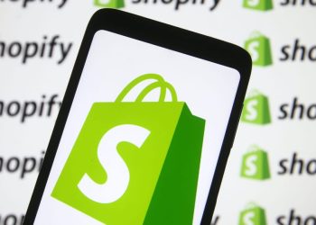 shopify-worker-had-25-job-offers-on-linkedin-2-days-after-mass-layoff-–-business-insider