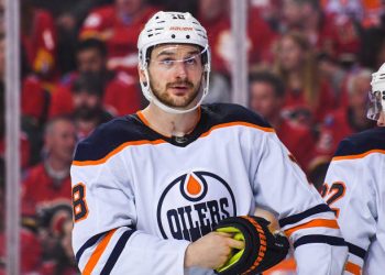 zach-hyman's-net-worth,-contract,-instagram,-salary,-house,-cars,-age,-stats,-photos