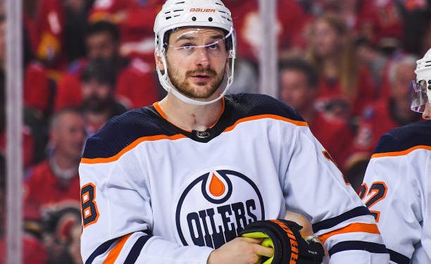 zach-hyman's-net-worth,-contract,-instagram,-salary,-house,-cars,-age,-stats,-photos