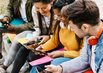 a-fifth-of-us-teens-use-youtube-'almost-constantly,'-with-tiktok-not-far-behind-|-engadget